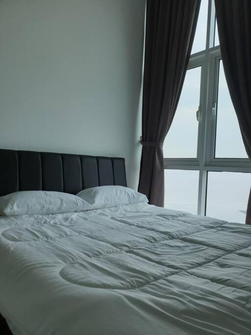 Direct Qbm & Ikea *Highfloor Sunrise Seaview Condo Bayan Lepas Exteriör bild