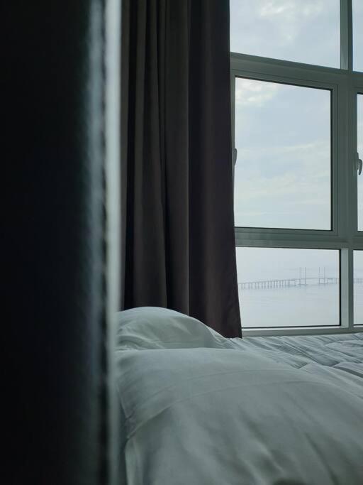 Direct Qbm & Ikea *Highfloor Sunrise Seaview Condo Bayan Lepas Exteriör bild