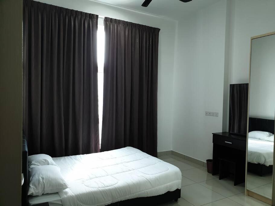 Direct Qbm & Ikea *Highfloor Sunrise Seaview Condo Bayan Lepas Exteriör bild